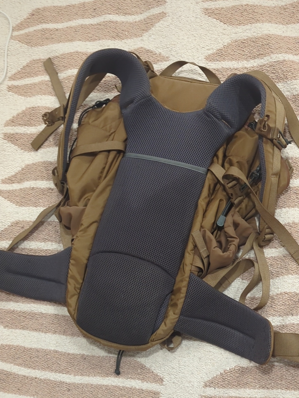 MYSTERY RANCH ⛰️ Coulee 25L Daypack - Picture 5 of 5